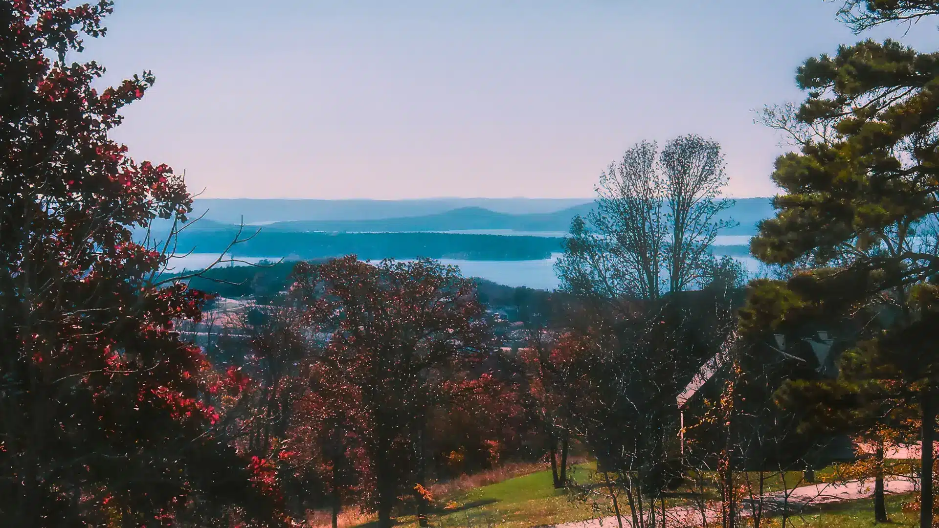 Scenic view of Table Rock Lake surrounded by trees