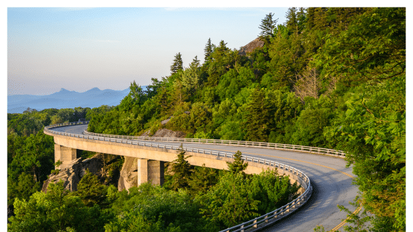 Image of blue ridge parkway winding road