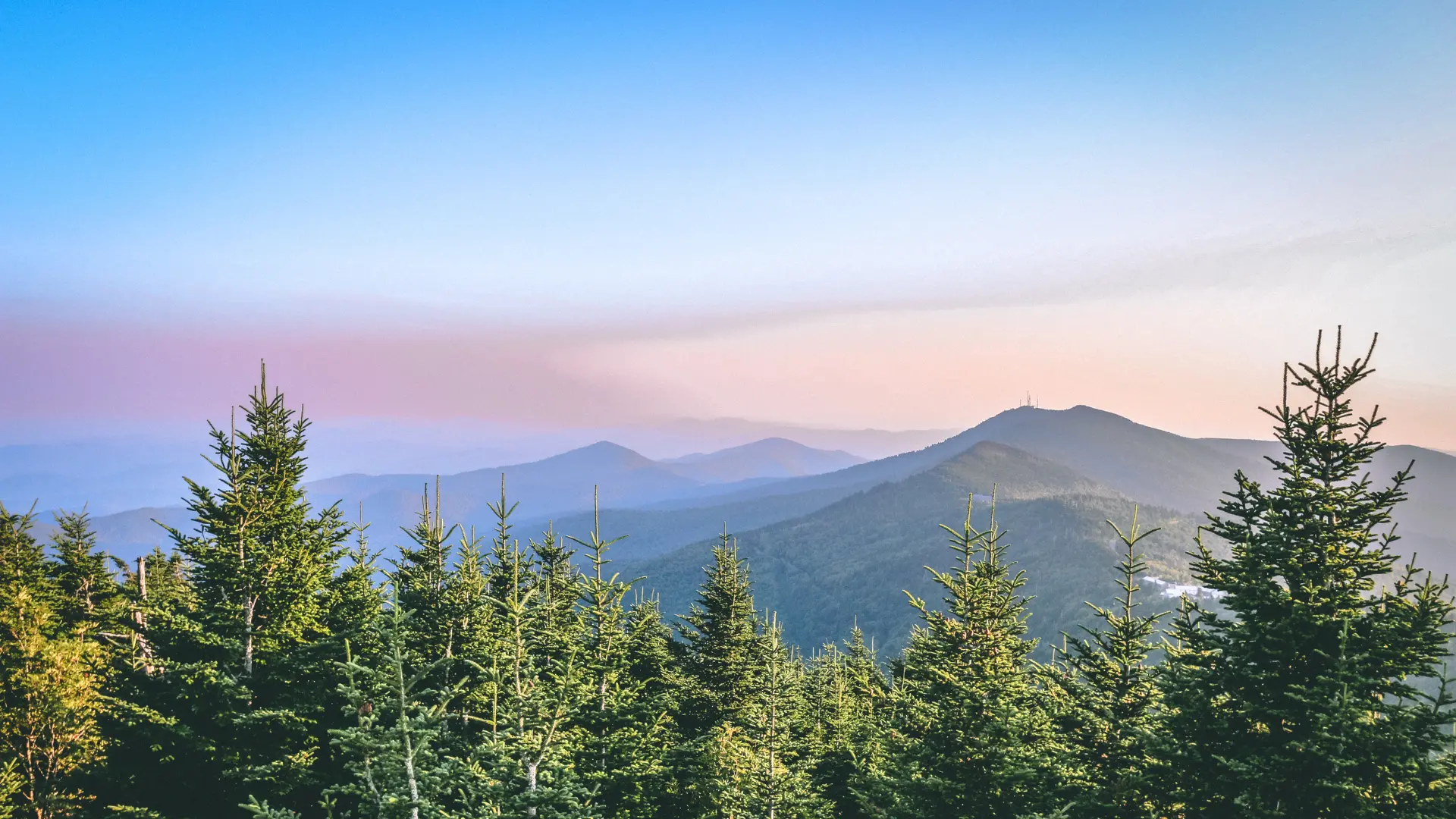 A picturesque view of Mount Mitchell near Asheville