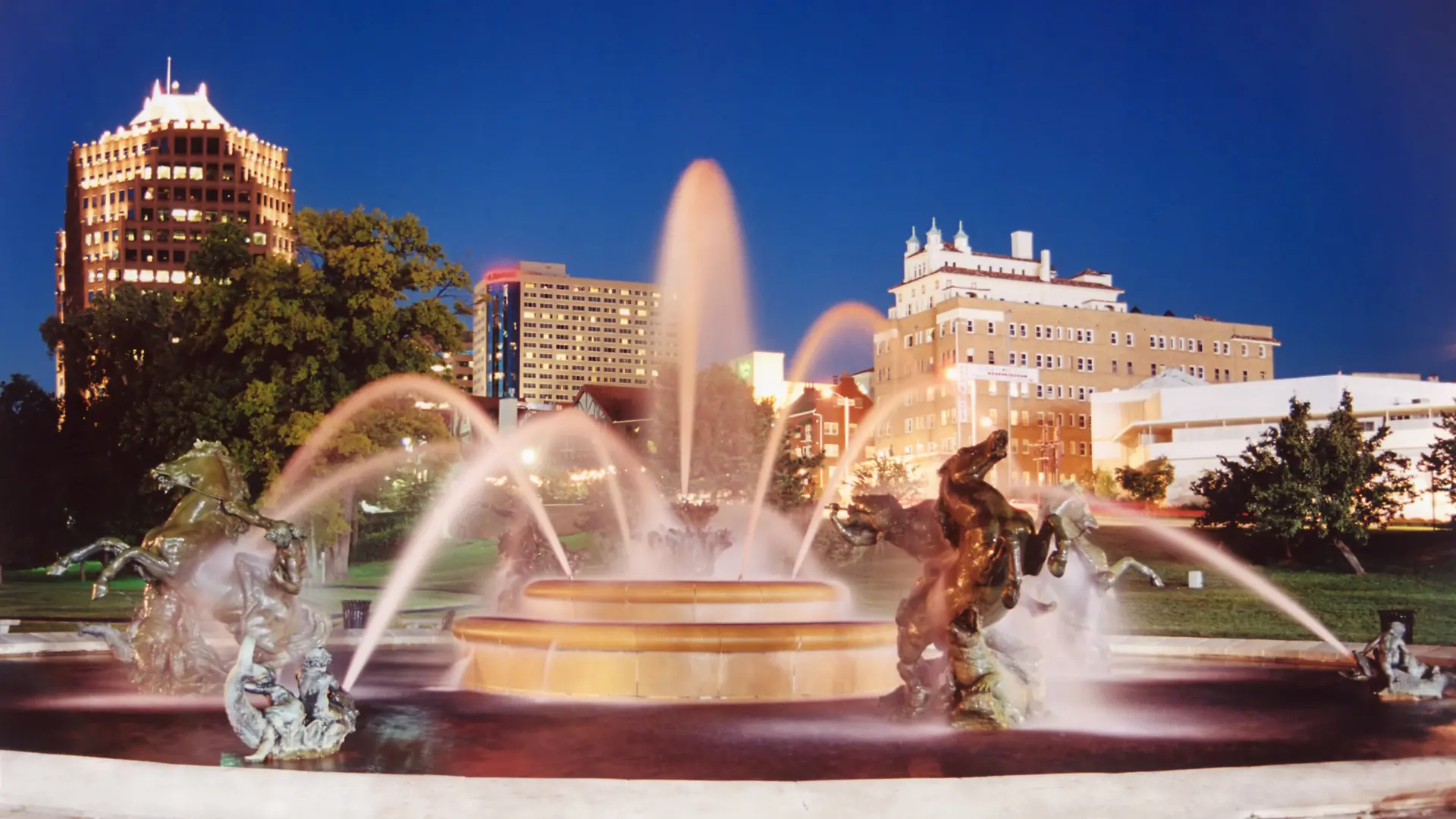 View of the JC Nichols Fountain in Kansas City