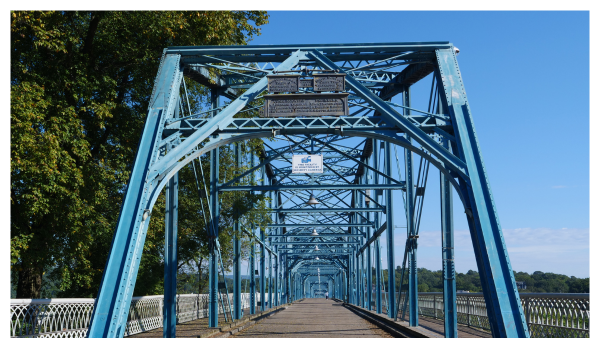 View of the Walnut Street Bridge for pedestrians